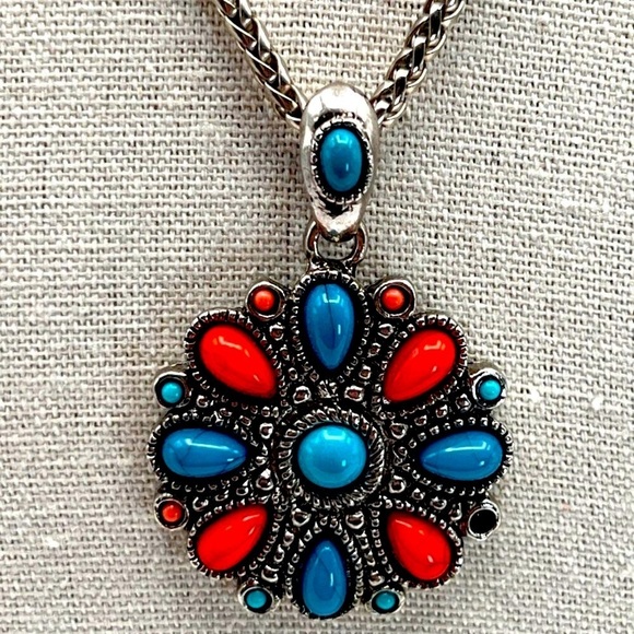 Vintage Southwest Faux Turquoise & Coral Pendant Necklace Silver Tone Chain - Picture 1 of 6